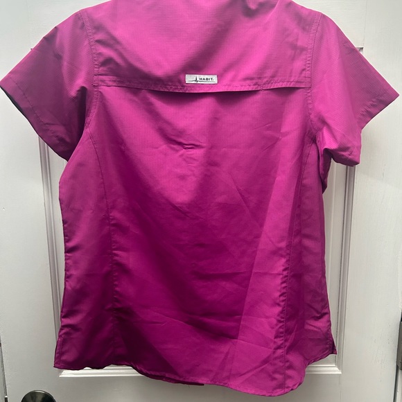 NWT Habit Valley Trail Short Sleeve, Festival Fuchsia, Small, UPF 40+ Protection - Picture 3 of 5